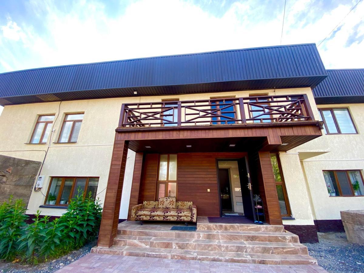 Guest House Tenir Too Naryn Exteriér fotografie